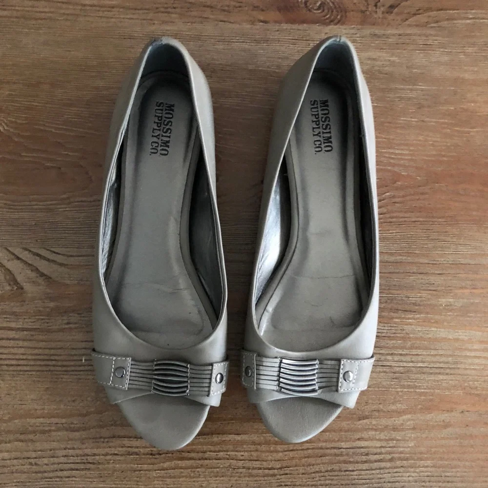 Mossimo Gray Hardware Flats